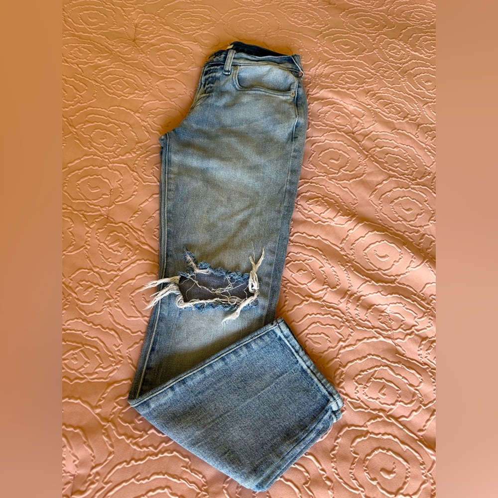 Men Pacsun Light Blue Distressed Denim. Sz: 29 , good for teen boys also